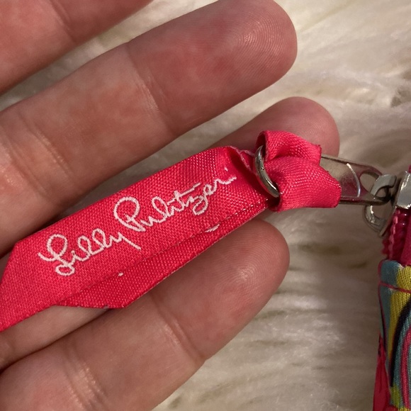 Lilly Pulitzer Make up bag size long 10” wide 8” no rips smell see pictures - Picture 3 of 11